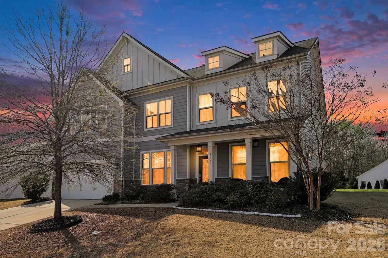 1300 Oakhurst Dr., Waxhaw, NC 28173