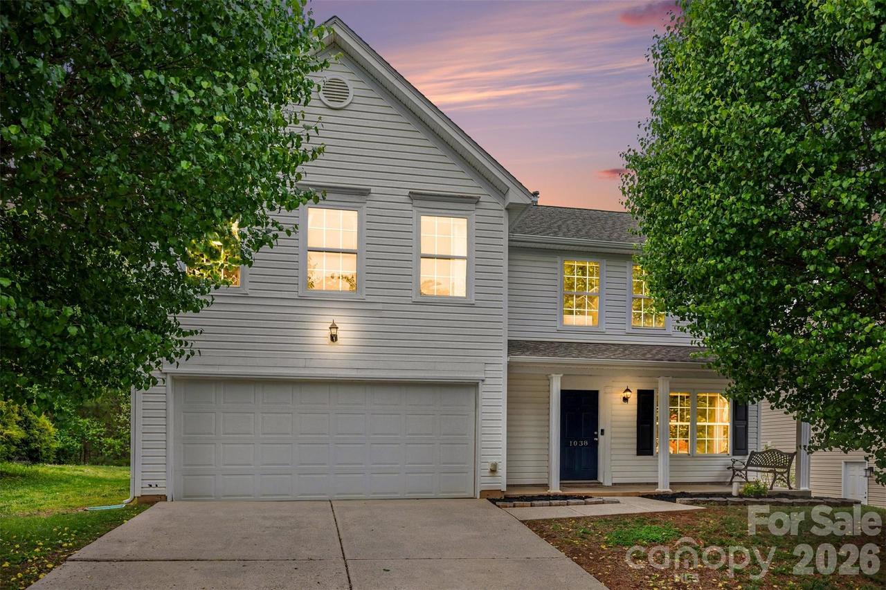 1038 Chalk Hill Ln., Charlotte, NC 28214