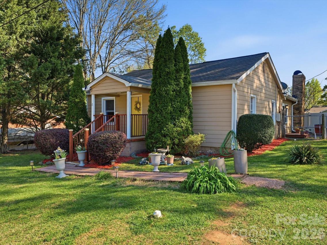 6223 Pine St., Charlotte, NC 28208
