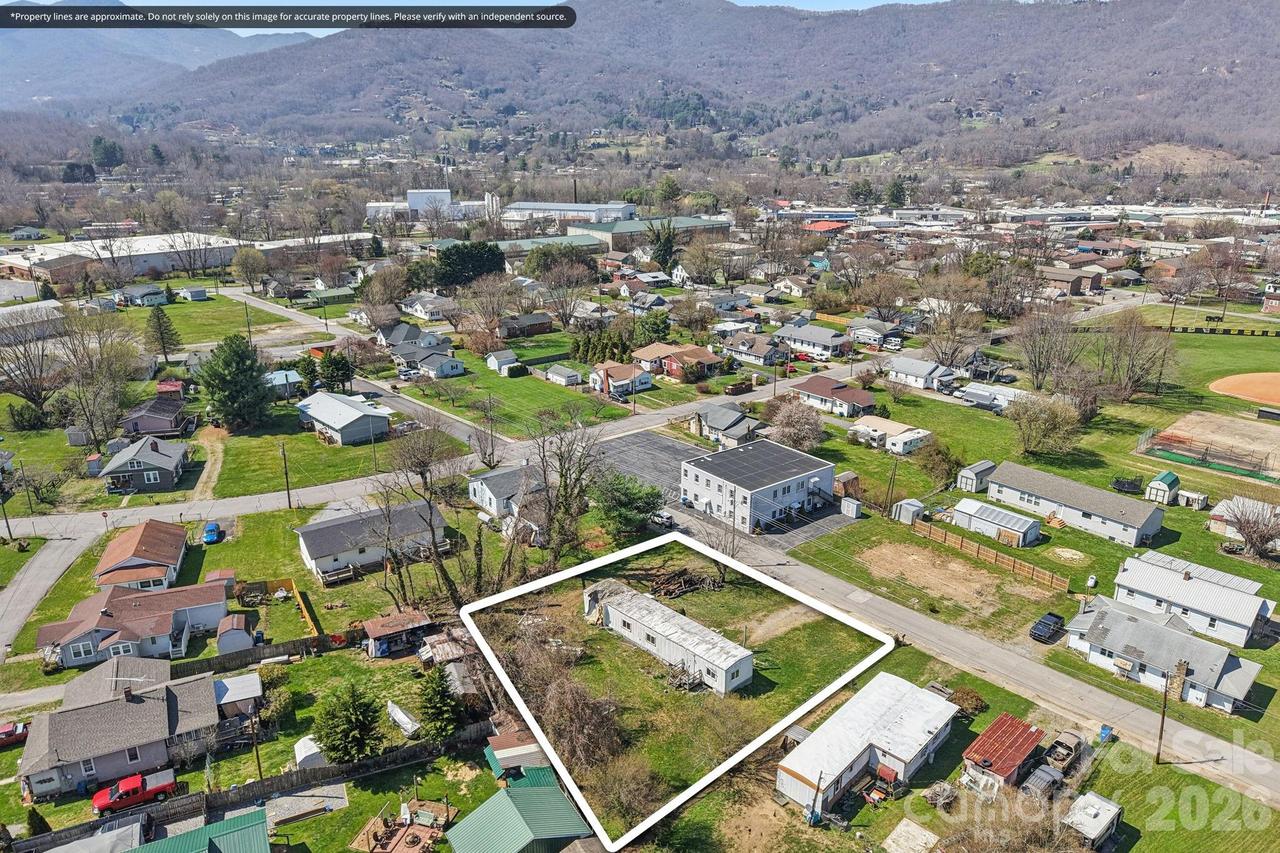 88 Brook St., Waynesville, NC 28786