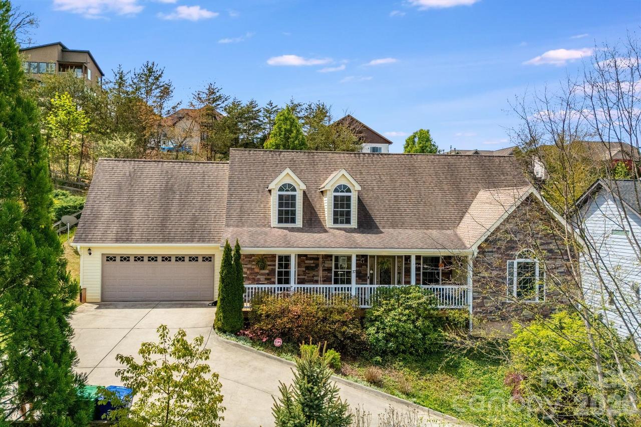 17 Moss Pink Pl., Asheville, NC 28806