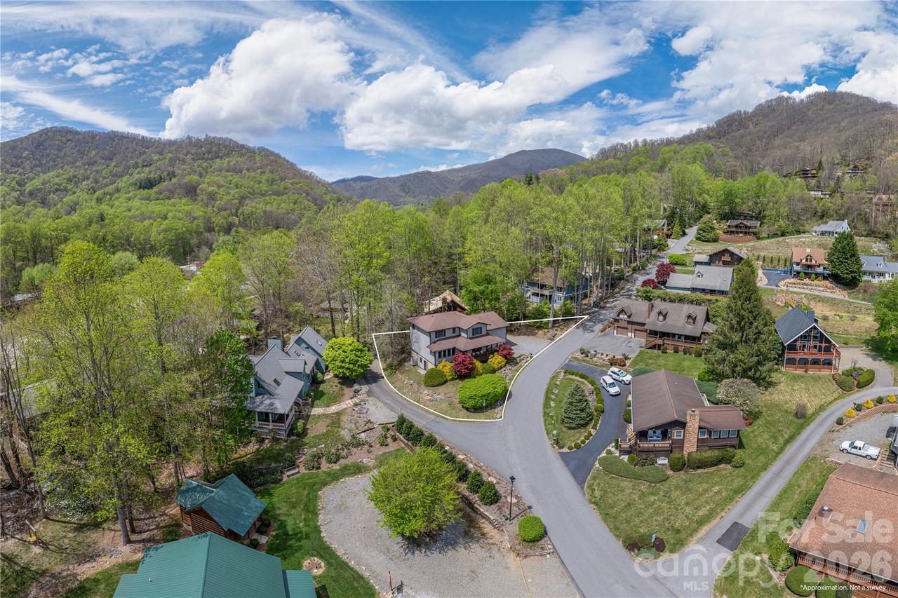 129 Valley Creek Dr., Maggie Valley, NC 28751