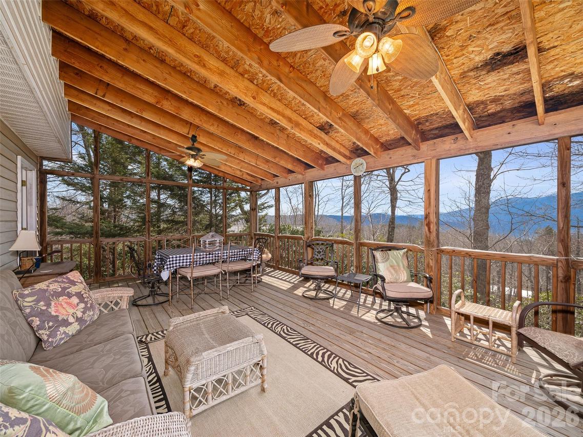 120 Wintergreen Patch Ln., Burnsville, NC 28714