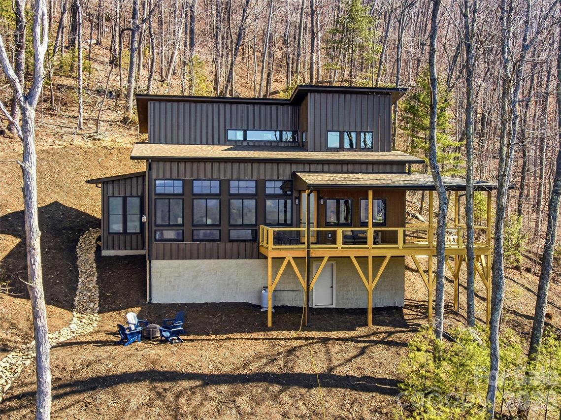 10 Nellie Bell Ln., Swannanoa, NC 28778