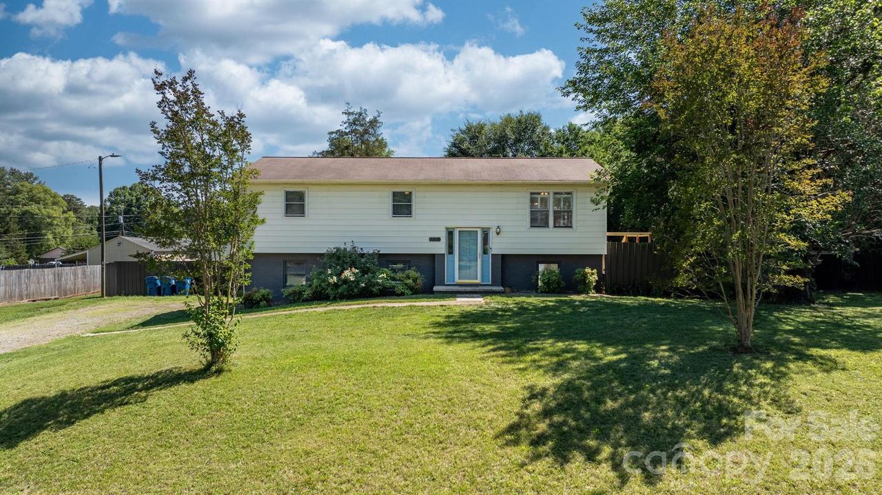 5208 W Piedmont Cir., Conover, NC 28613