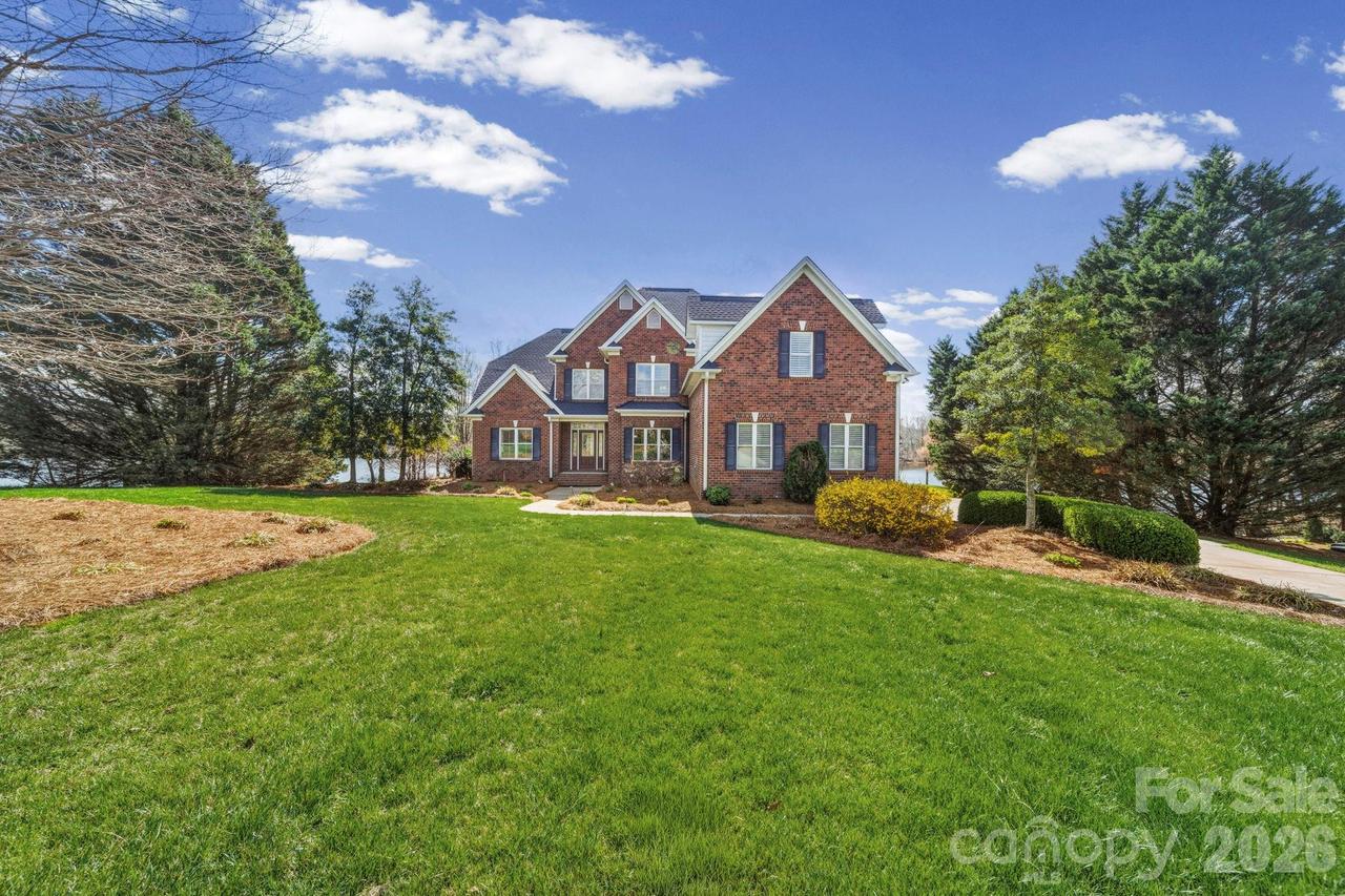 1132 Village Lake Dr., Monroe, NC 28110