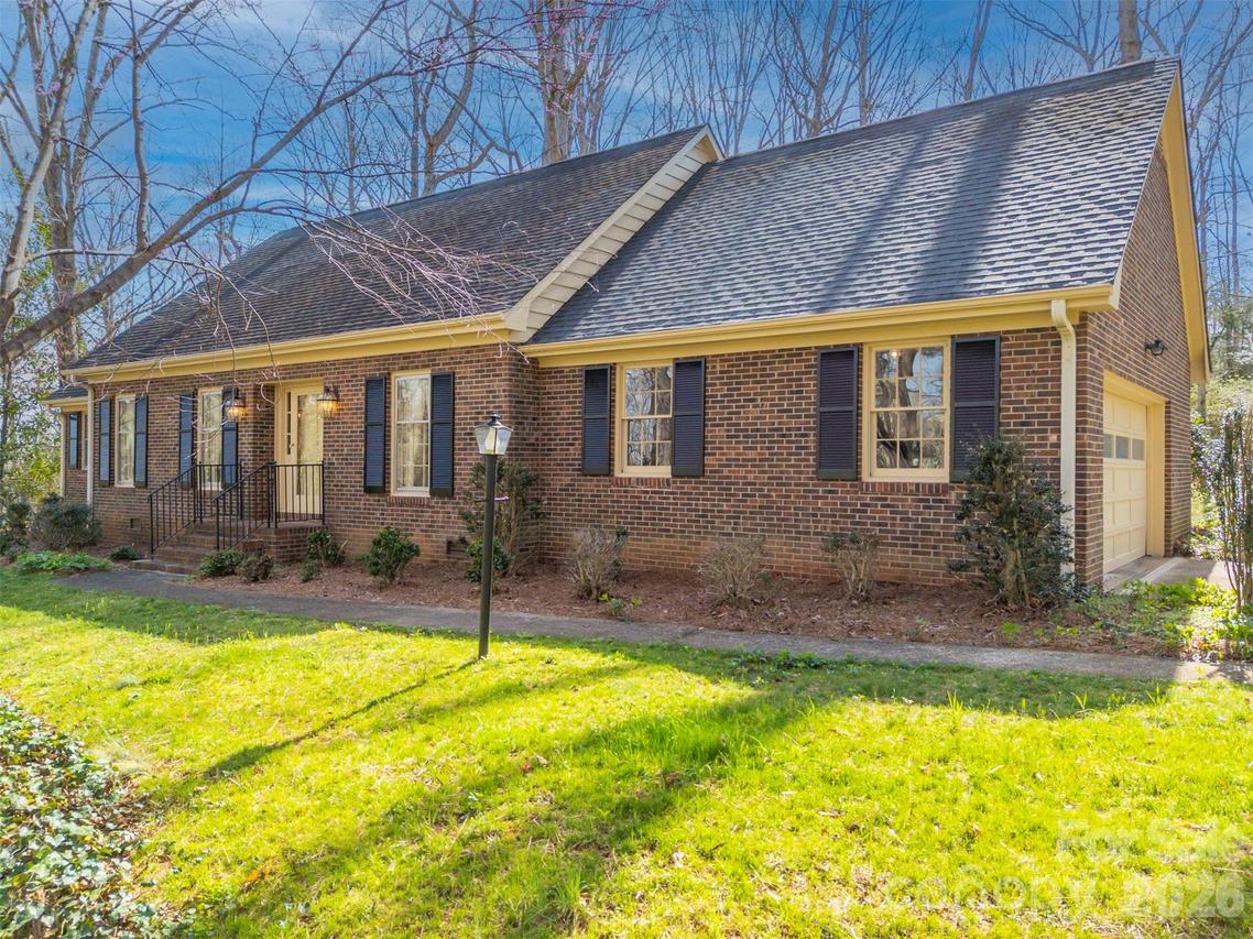 277 Forest Hills Cir., Rutherfordton, NC 28139