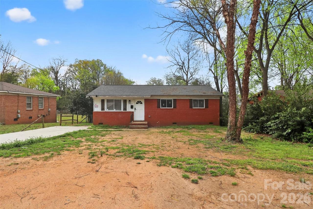1019 Lewiston Ave., Charlotte, NC 28208