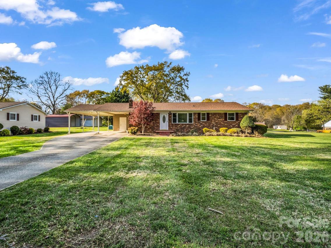 913 Webb Rd., Ellenboro, NC 28040