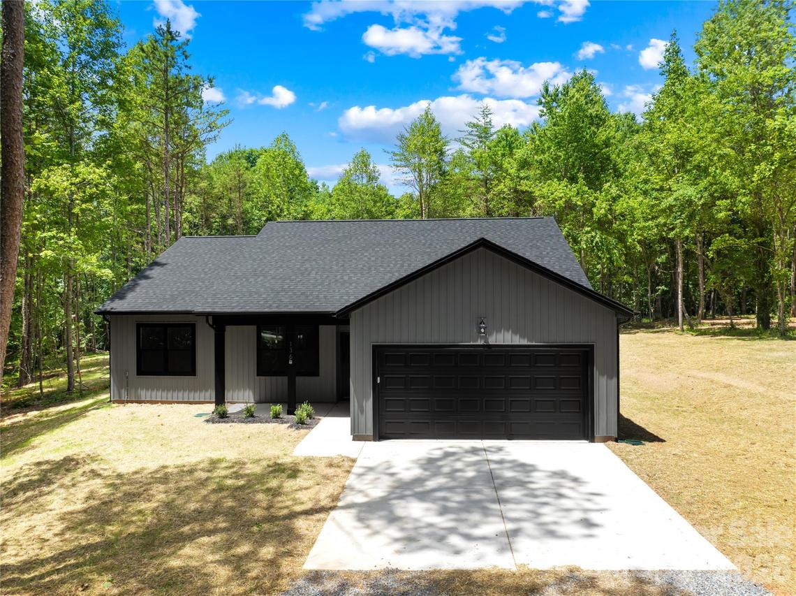 136 Coolbrook Rd., Statesville, NC 28625