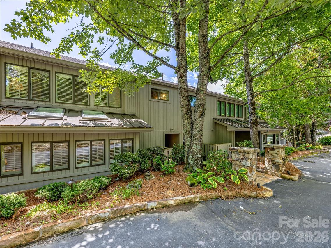 24 E Toxaway Shores Rd. #20, Lake Toxaway, NC 28747