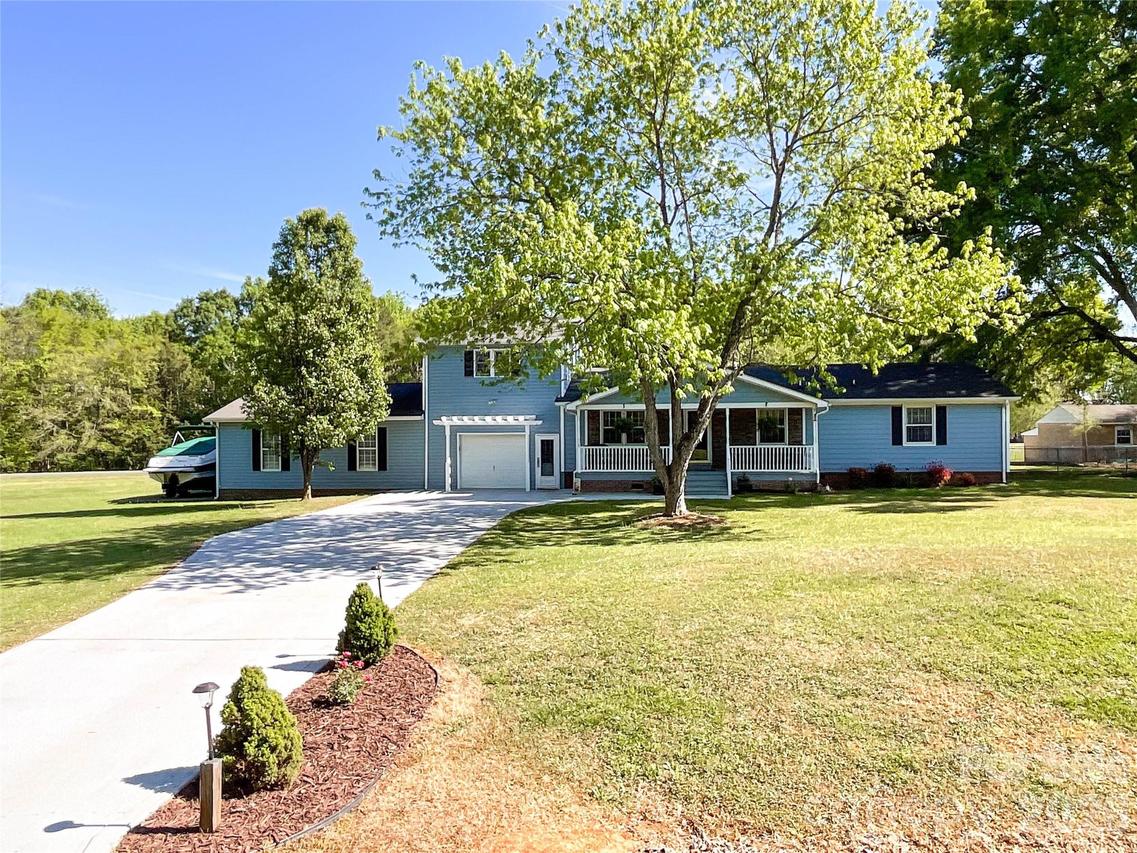 324 Picketts Cir., Indian Trail, NC 28079