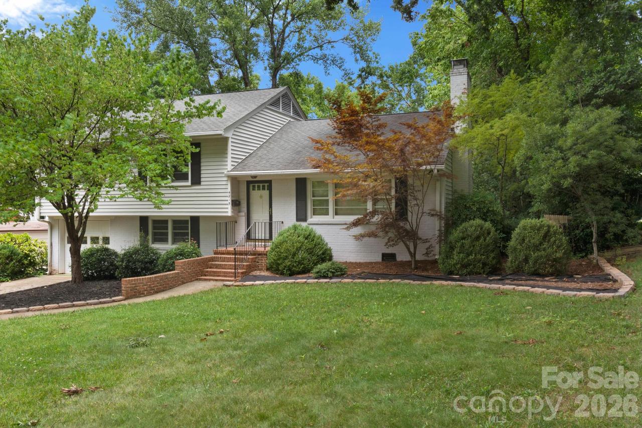 4215 Chelmsford Rd., Charlotte, NC 28211