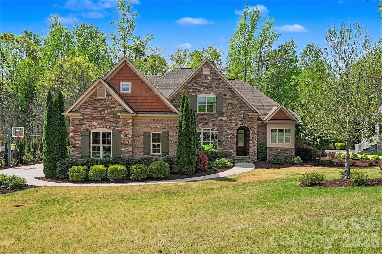 17909 Nodghia Cir., Davidson, NC 28036