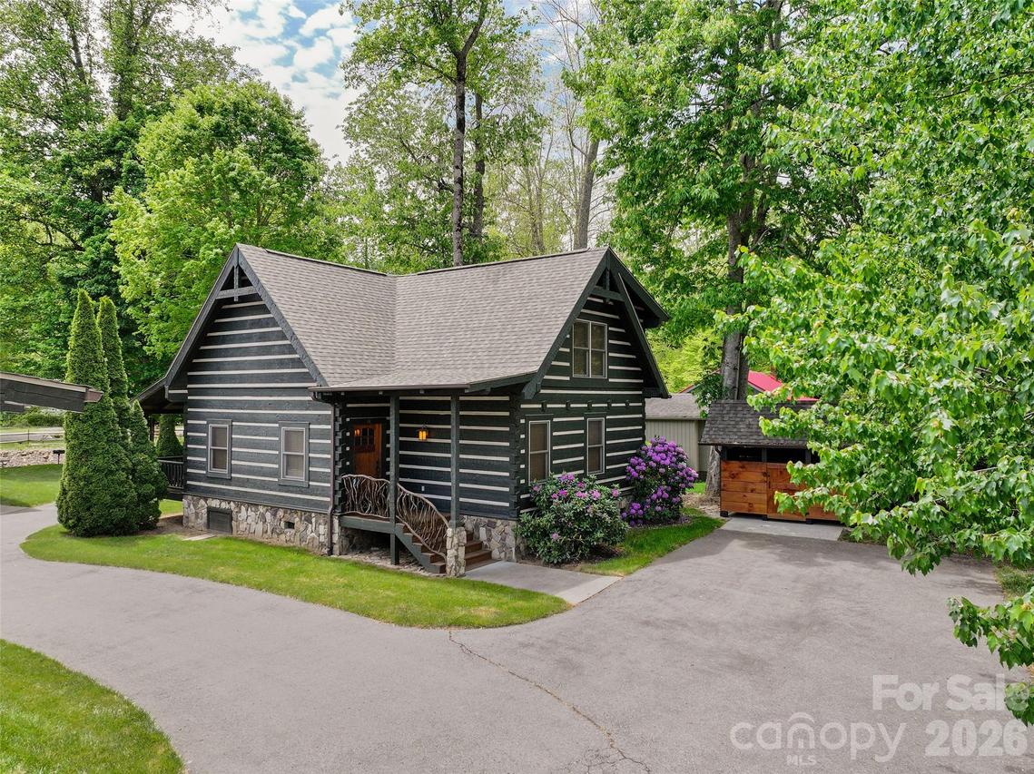 18 Rachels Cir., Maggie Valley, NC 28751