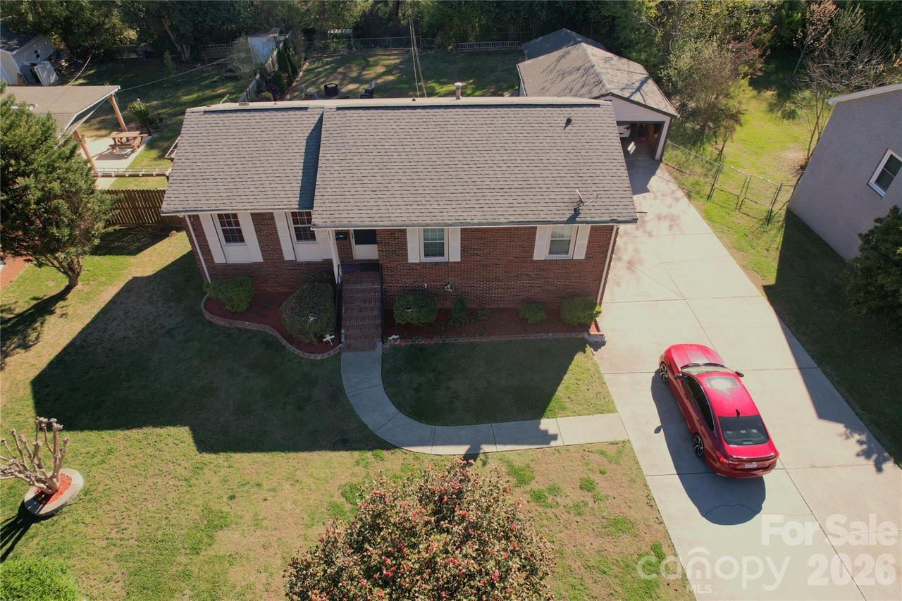 3931 Irvington Dr., Charlotte, NC 28205