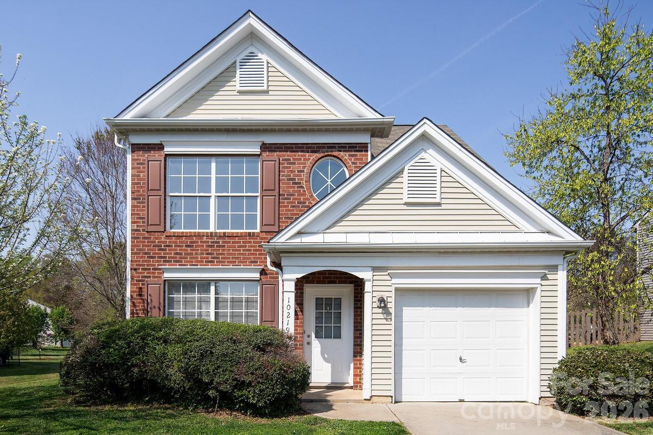 10219 Roundleaf Dr., Charlotte, NC 28213