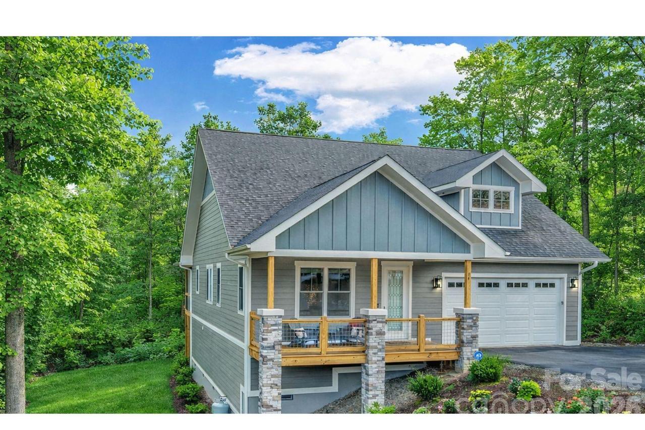 14 Cider Hill Ln., Hendersonville, NC 28792