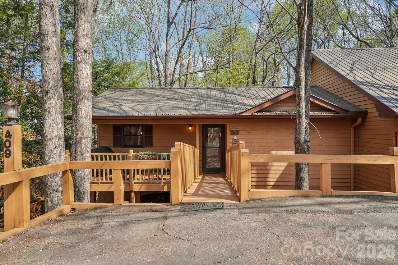 409 Whitney Blvd., Lake Lure, NC 28746