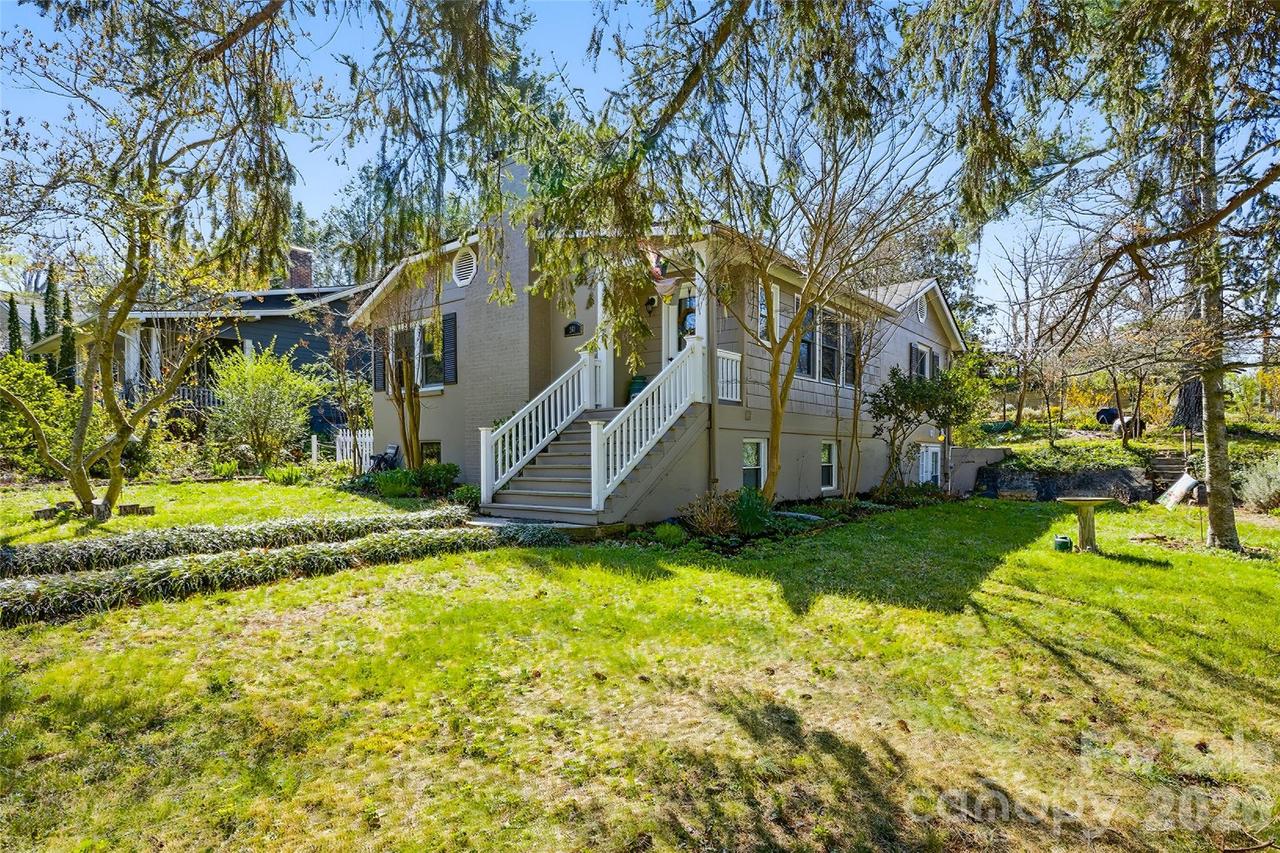 261 Forest Hill Dr., Asheville, NC 28803