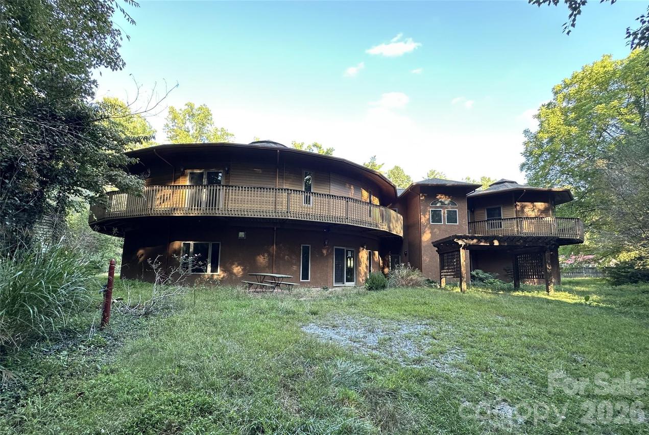 2905 Kanuga Rd., Hendersonville, NC 28739