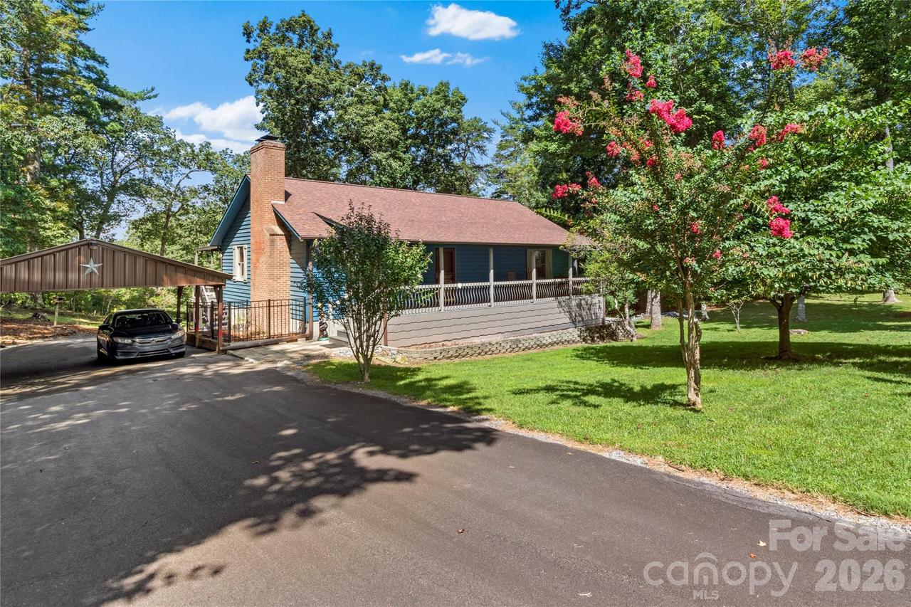 1502 Greenstreet Dr., Traphill, NC 28685