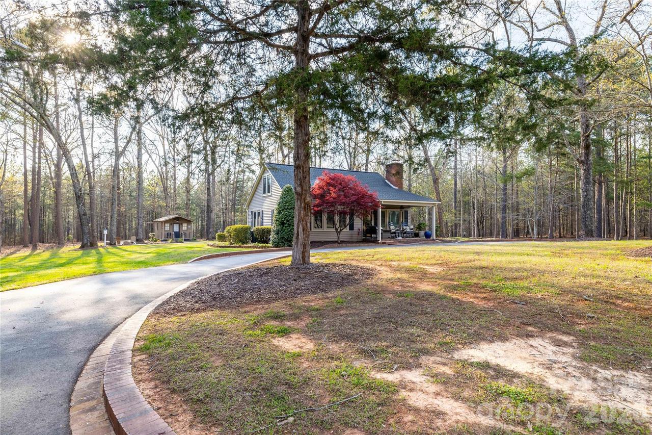 692 Capelsie Rd., Candor, NC 27229