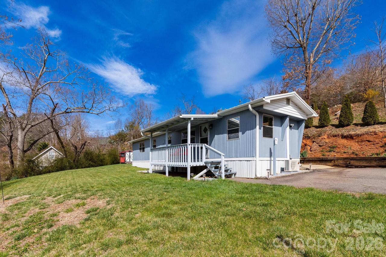 20 Ox Creek Rd., Weaverville, NC 28787