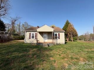 123 Stonewood Rd., Elkin, NC 28621