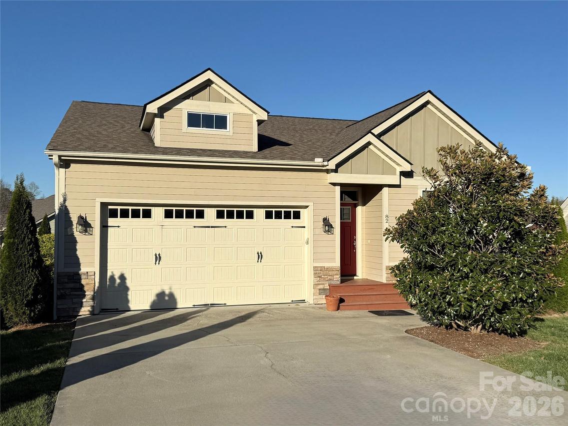 82 Blacksmith Run Dr., Hendersonville, NC 28792