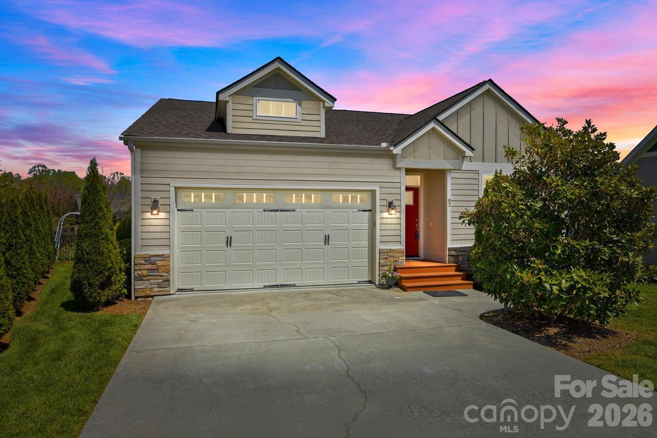 82 Blacksmith Run Dr., Hendersonville, NC 28792