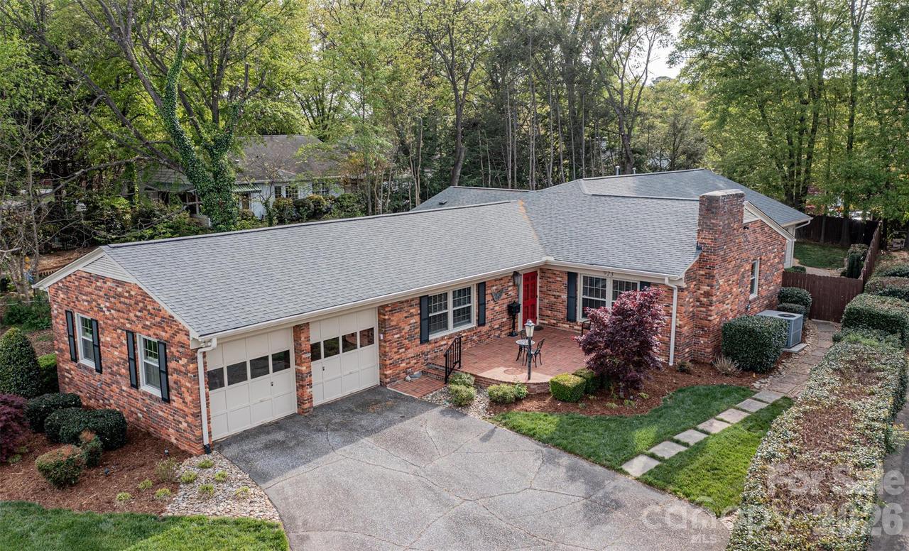 923 1st St., Hickory, NC 28601