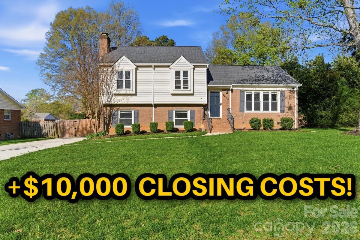5810 Red Carriage Ln., Charlotte, NC 28212