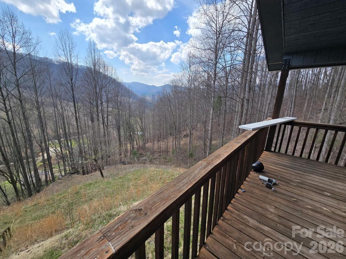 987 West Rd., Hot Springs, NC 28743
