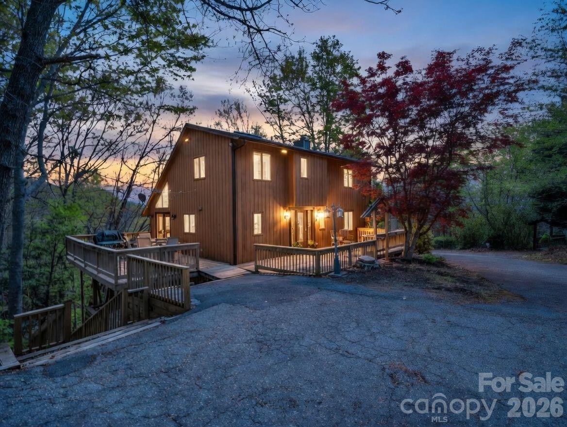 307 Watership Rd., Lake Lure, NC 28746