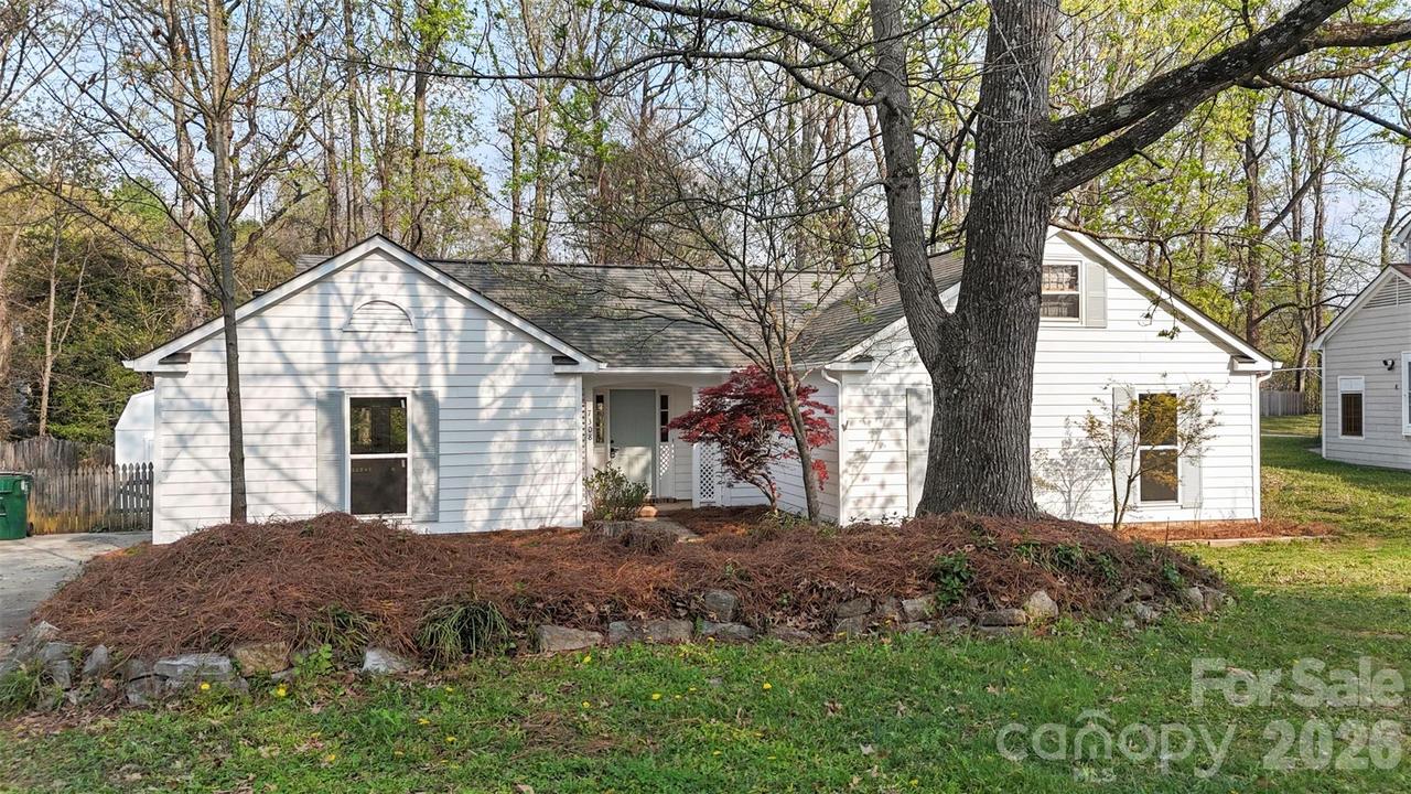 7308 Walterboro Rd., Charlotte, NC 28227