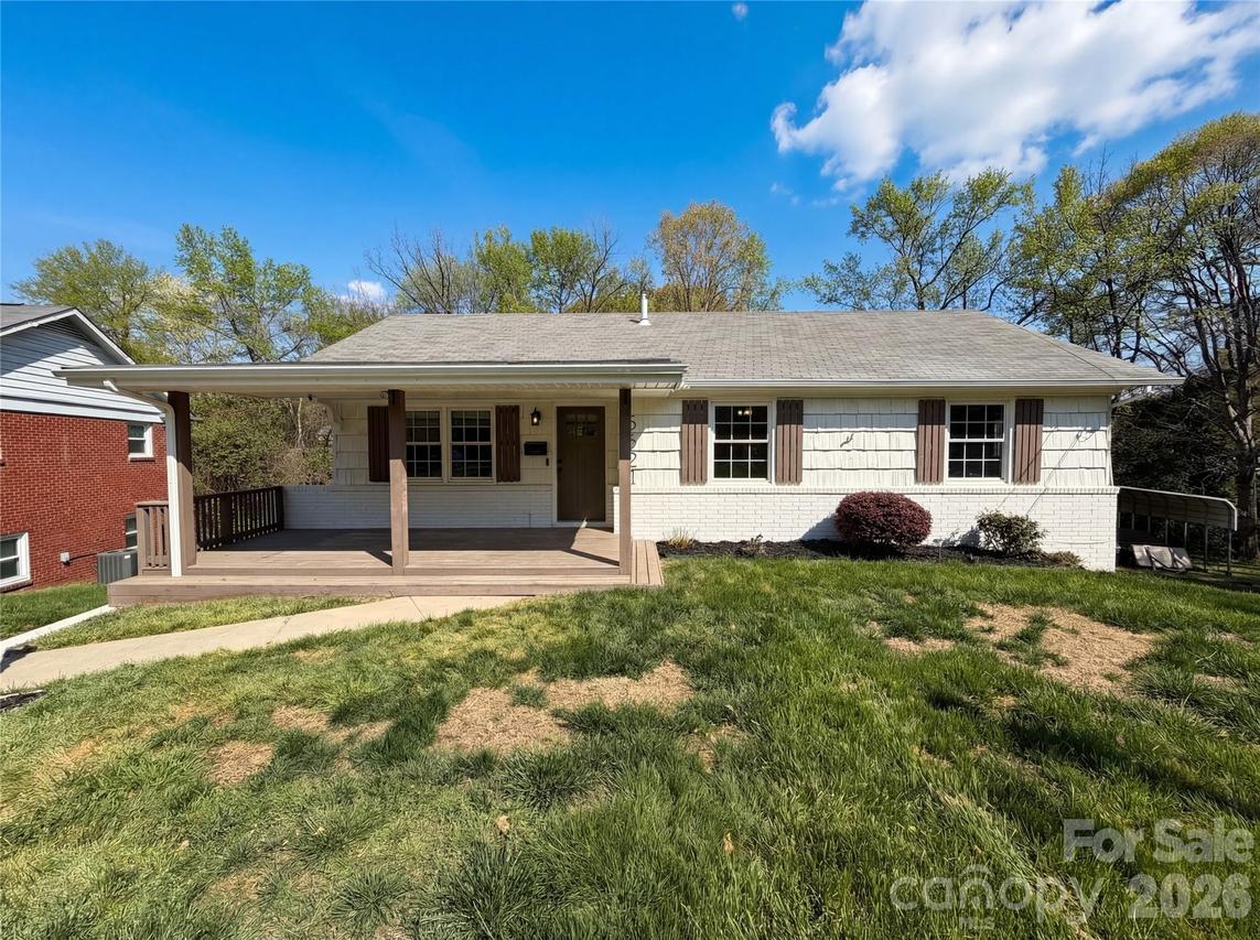 6621 Starcrest Dr., Charlotte, NC 28210