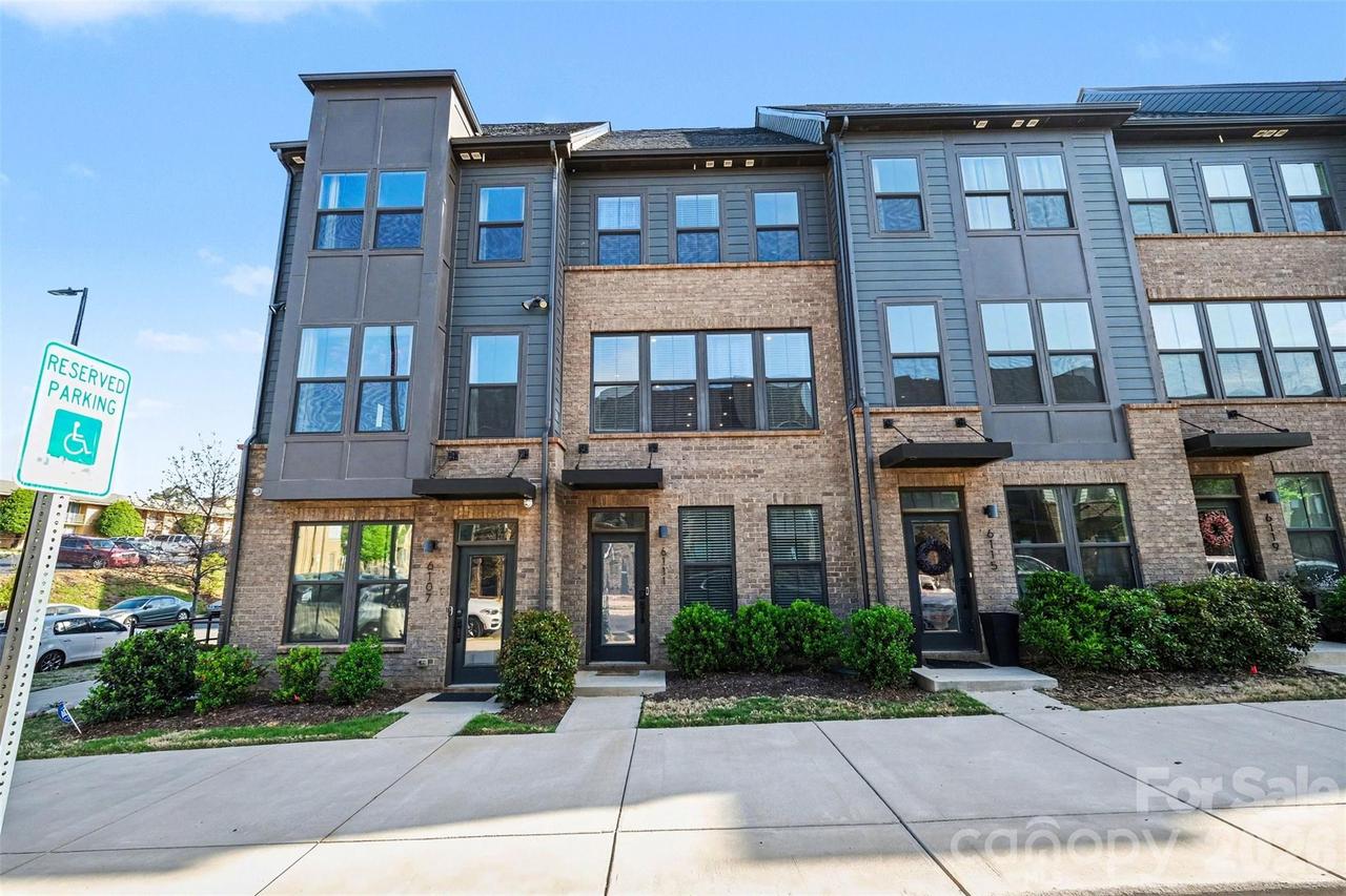 6111 Station Crossing Ave., Charlotte, NC 28217