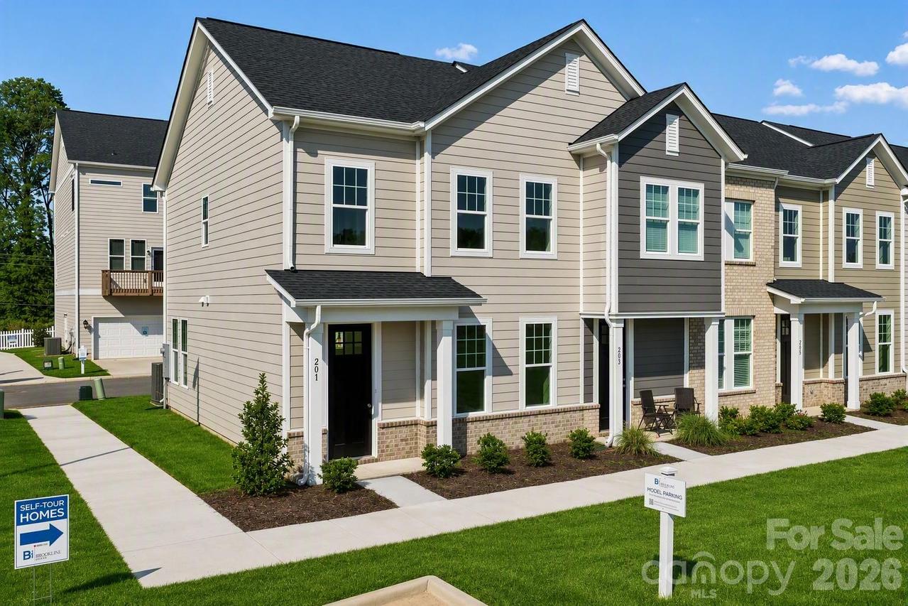 201 Vanguard Ln. #13, Gastonia, NC 28056