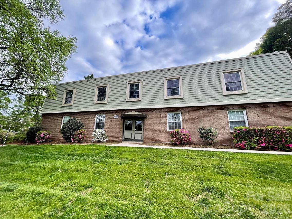2602 Park Rd. #H, Charlotte, NC 28209