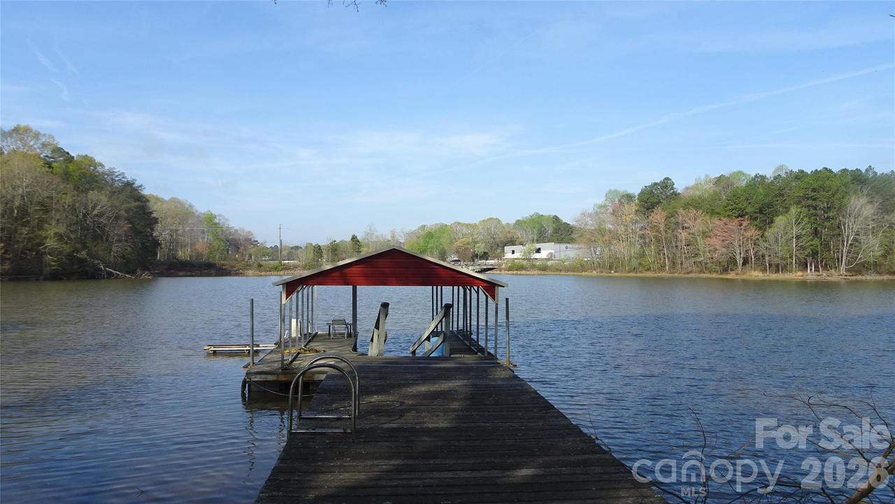 169 Hamptons Cove Rd. #5, Troutman, NC 28166