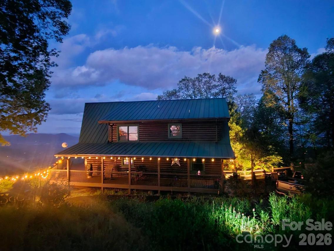 300 Williams Cir., Lake Lure, NC 28746