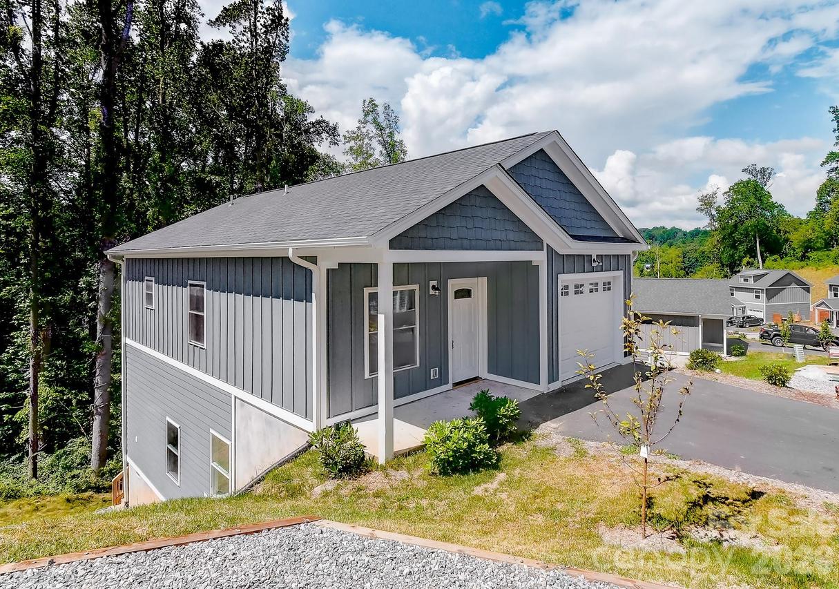 139 Northbend Dr., Asheville, NC 28804