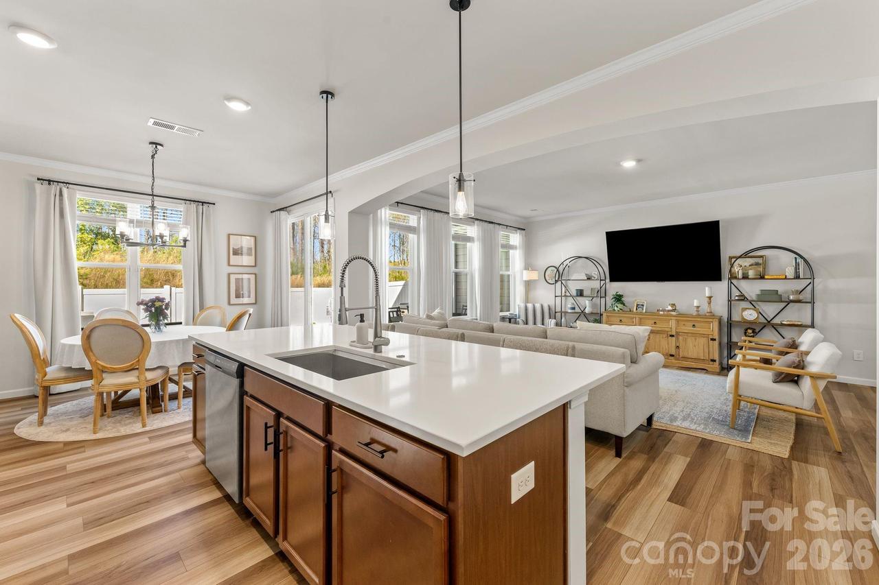 8208 Merryvale Ln., Charlotte, NC 28214