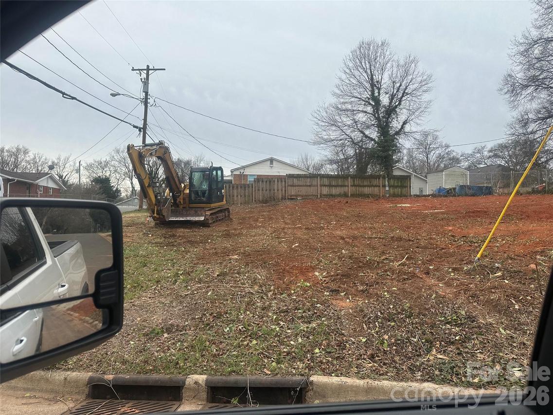 2962 Morning Dr., Charlotte, NC 28208