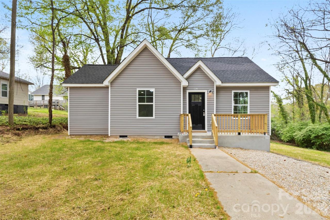 902 W 6th Ave., Gastonia, NC 28052