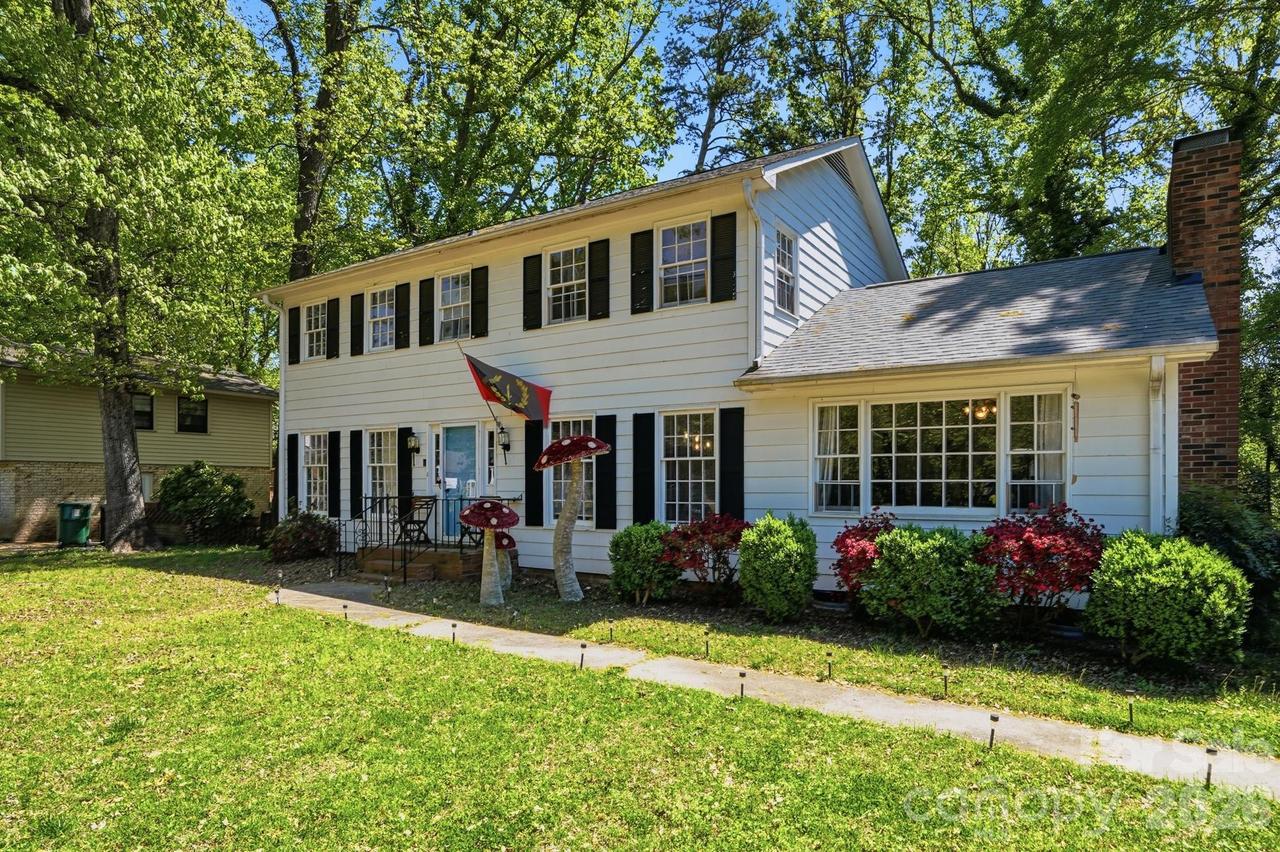 1135 Mclaughlin Dr., Charlotte, NC 28212