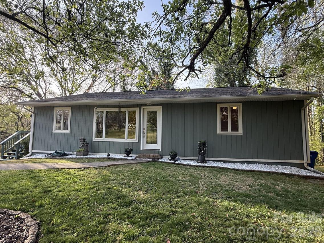 120 42nd Avenue Cir., Hickory, NC 28601