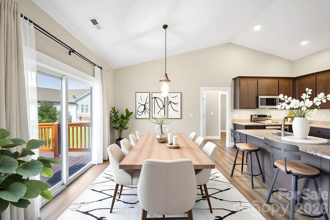 457 Riverwind Dr., Hendersonville, NC 28739