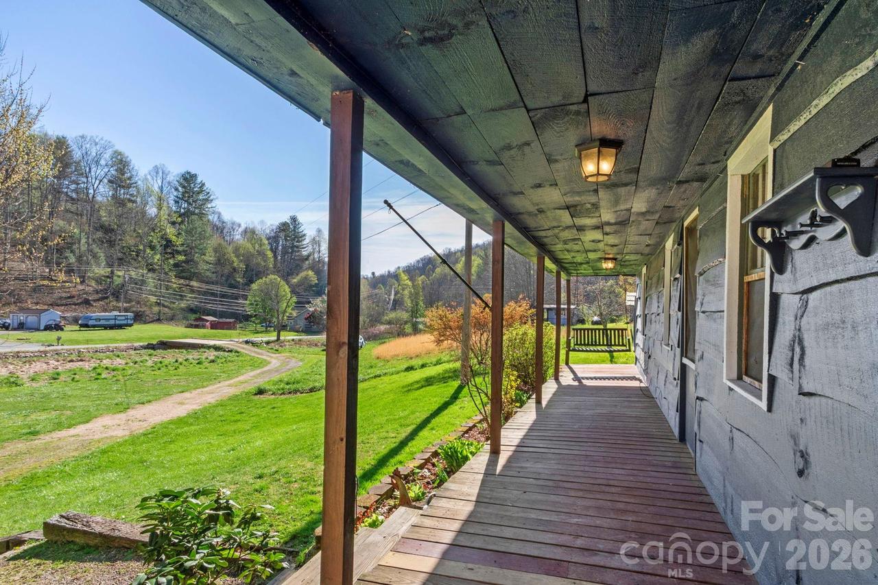 3041 Bald Mountain Rd., Burnsville, NC 28714